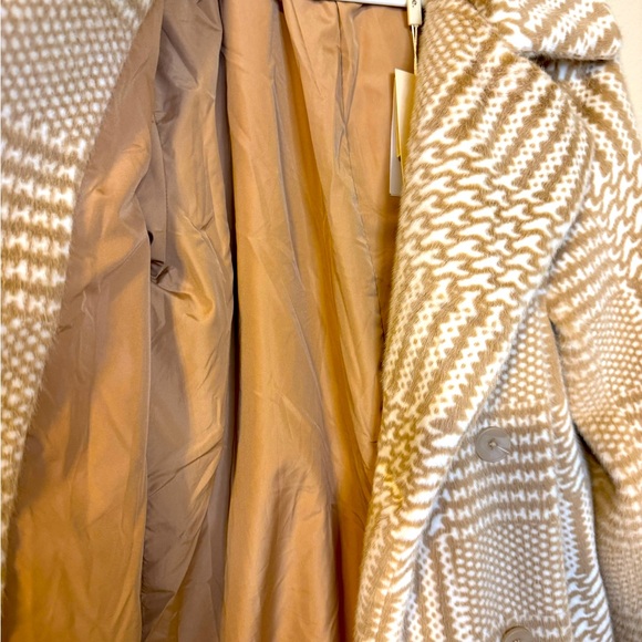 π₯SALE PRICEπ₯ Elie Tahari Faux Fur Double Breasted Coat Camel & White Large NWT - Picture 5 of 12